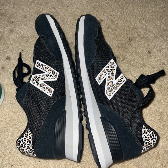 New Balance - Picture 4 of 5